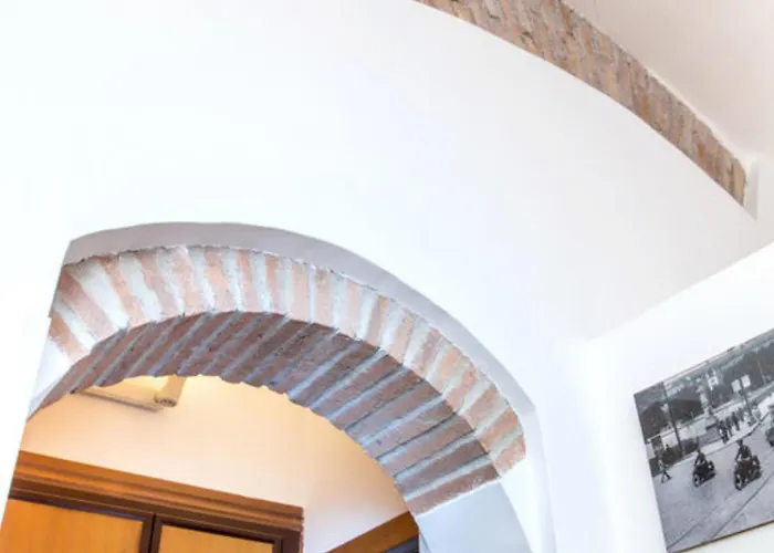 Charming Near The Colosseum In Rome, 45 M² With Balcony * Roma